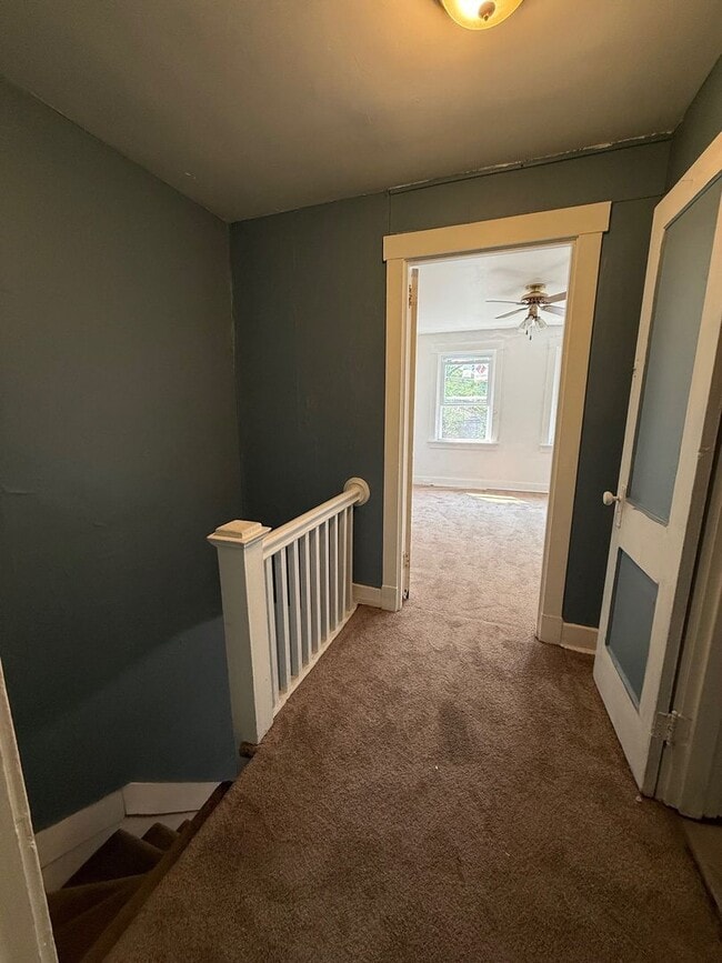 Building Photo - Charming 2-Bedroom Townhome in Lincoln-Lar...