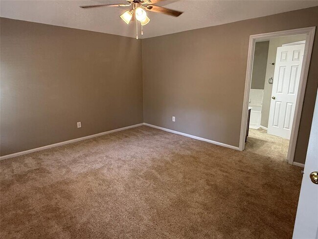 Building Photo - 3810 Babbling Creek Dr
