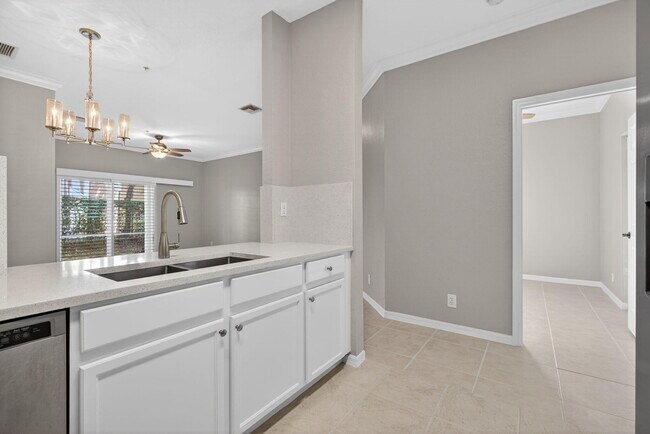 Building Photo - 160 Village Blvd