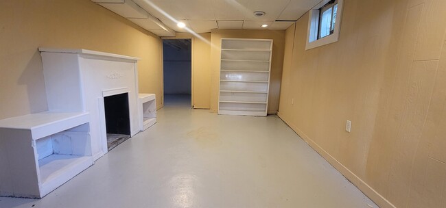 Building Photo - 1602 Price St