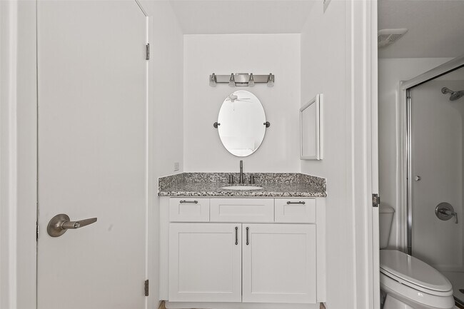 Building Photo - 3303 W Greenridge Dr