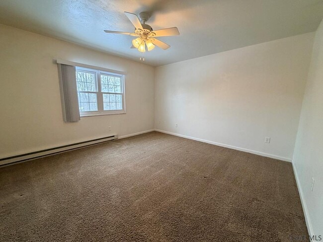 Building Photo - 1915 Young St