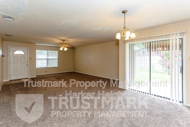 Building Photo - 2110 El Dorado Dr
