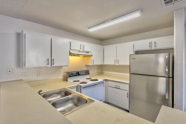 Building Photo - 2977 Juniper Hills Blvd