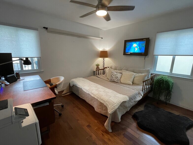 Office / 3rd Bedroom #3 - 1068 E San Jose Ave