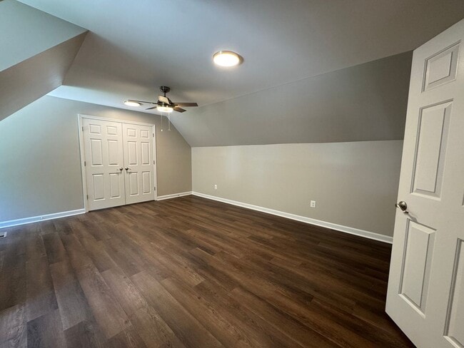 Building Photo - Stunning 4 Bed 3.5 Bath Home With Deck And...