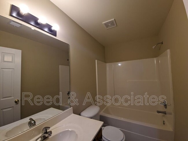 Building Photo - 1578 Far Dr