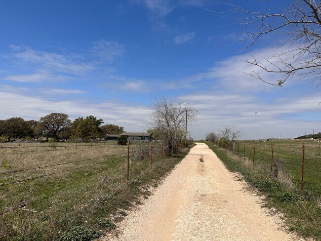 Building Photo - 850 County Road 218,