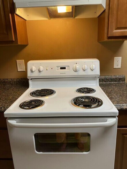Building Photo - 5002 Blue Spruce Cir