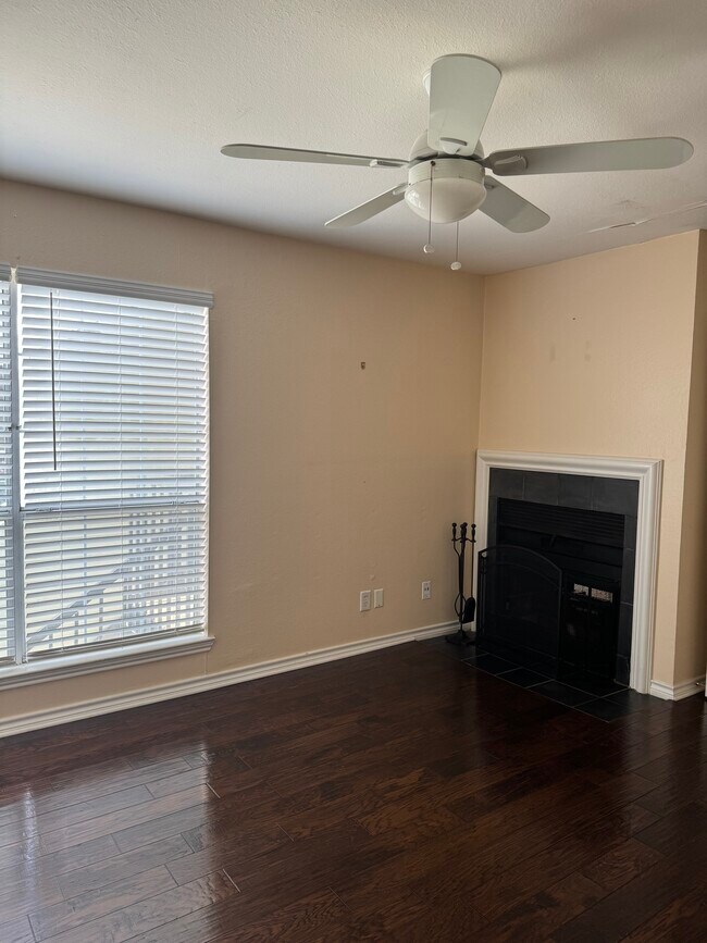 Building Photo - 6220 Bentwood Trail