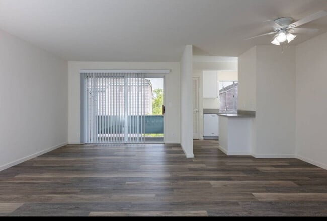 Building Photo - Cormorant Court Apartments
