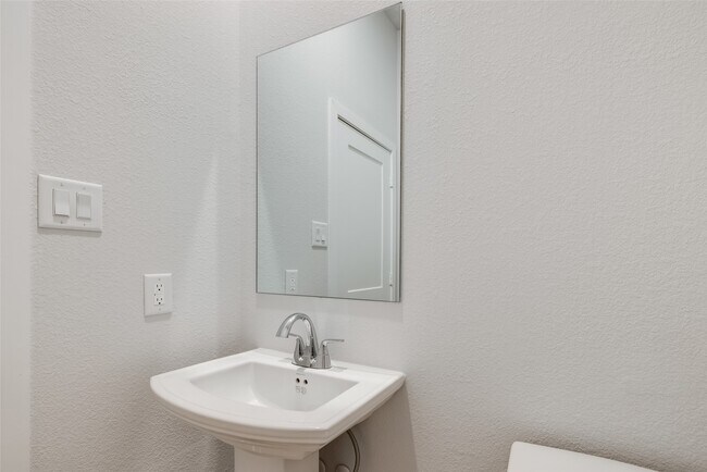 Building Photo - 12534 Nueces River Dr