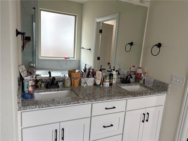 Building Photo - 5200 SW Kemptown Pl