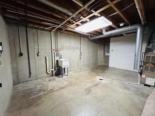 Building Photo - 13-15 Shenandoah Dr.