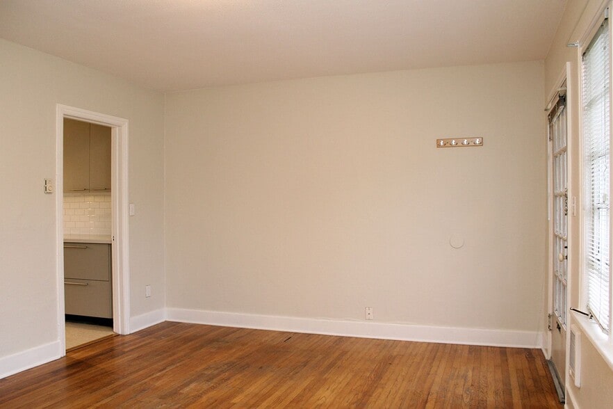 Building Photo - 1007 NE Tillamook St