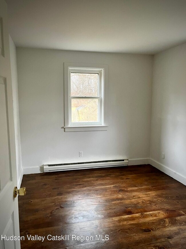 Building Photo - 189 Maple Ave