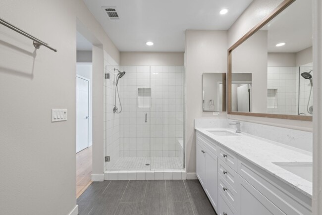 Building Photo - Built in 2017! Rarely available 3Bed/3Bath...