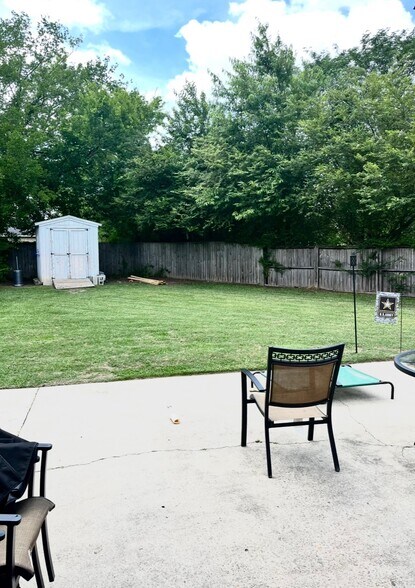 Building Photo - 372 Woodberry Cir