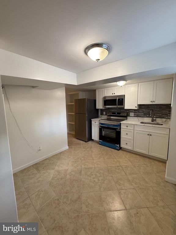 Building Photo - 1714 E St NE