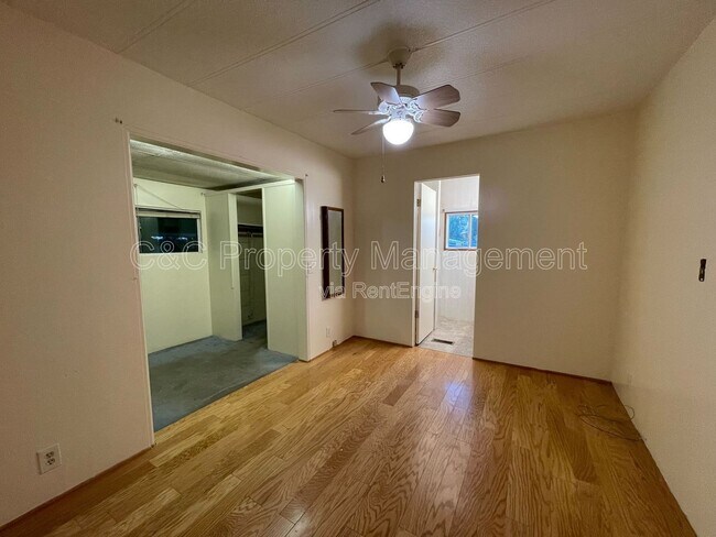 Building Photo - 17042 Esperanza Dr