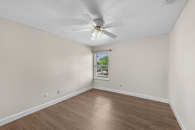 Building Photo - 11319 Briar Forest Dr