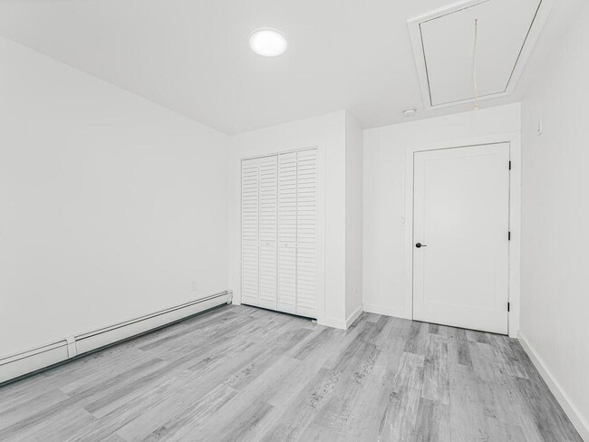 Building Photo - 136 Cortlandt St