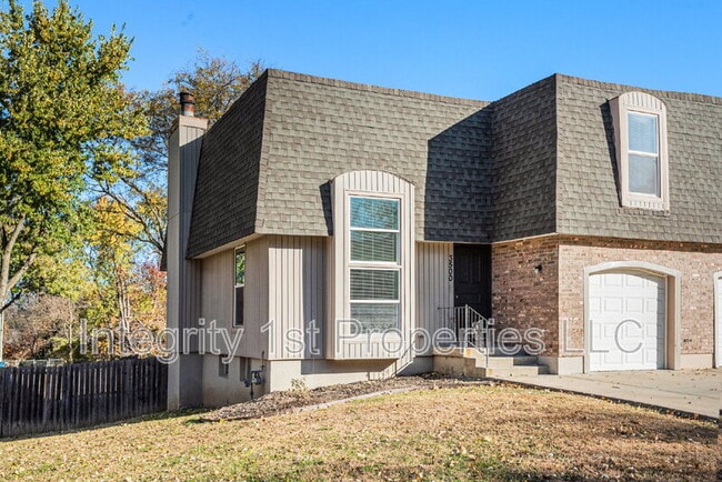 Building Photo - 3500 NE 72nd Terrace