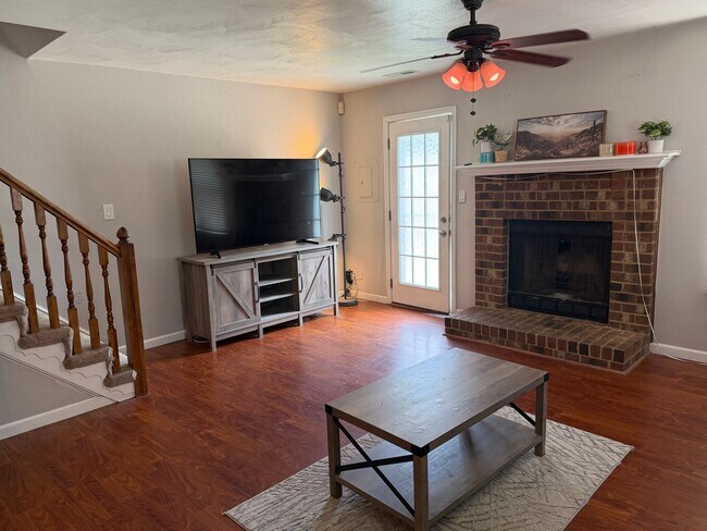 Building Photo - Rosemont Forrest-Three Bedroom End Unit Townhome