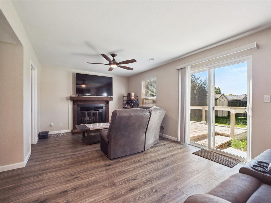 Building Photo - 9274 W Friend Dr