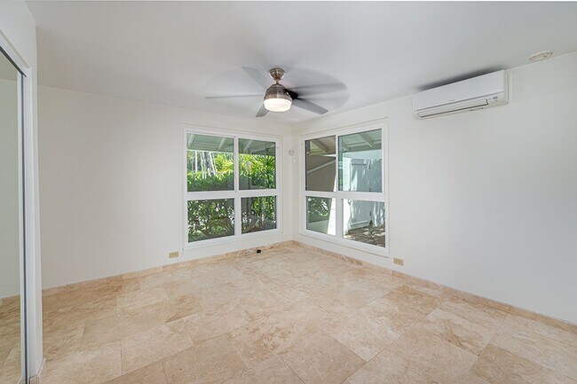 Building Photo - 5 BR Executive Home with Pool in prestigious Kahala! Pet Friendly!