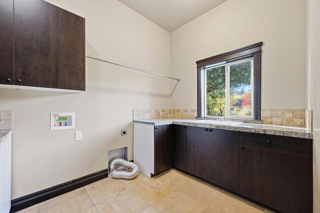 Building Photo - 1356 S Hidden Island Pl