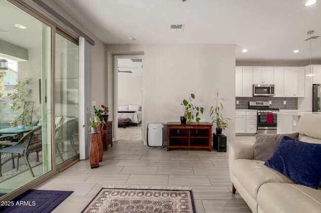 Building Photo - 18345 W Ipswitch Wy