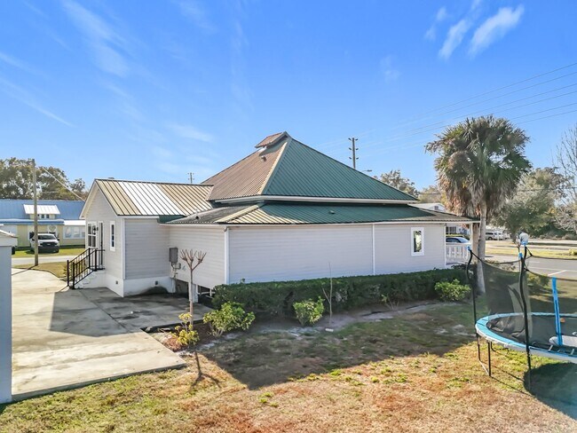 Building Photo - 389 S Central Ave