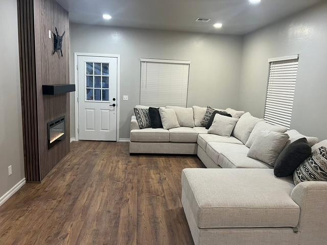 Building Photo - 1810 3rd St