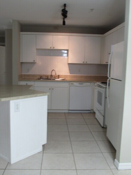 Building Photo - 3591 Kernan Blvd S