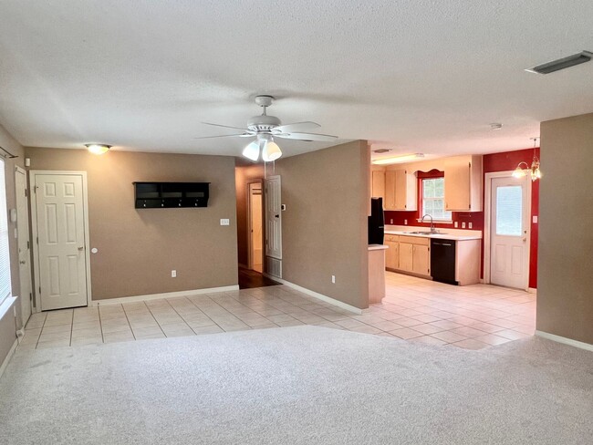 Building Photo - Charming Home - Spacious Lot Near Whiting