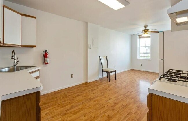 Building Photo - 27 66th St