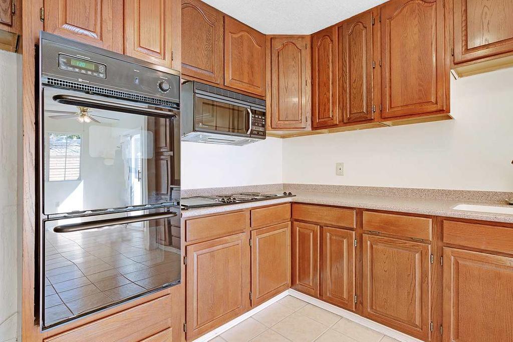 Building Photo - 1285 Boa Vista Dr