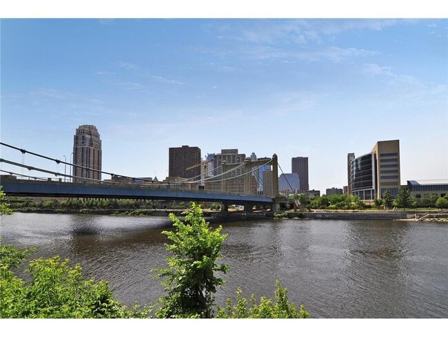 Building Photo - 660 N 2nd St