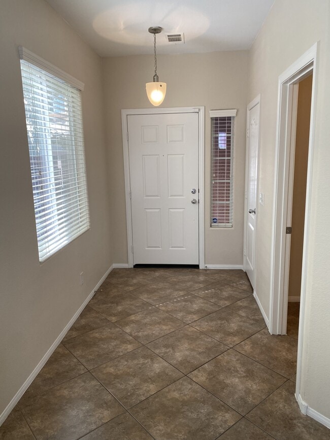 Building Photo - 5090 Silent Valley Ct