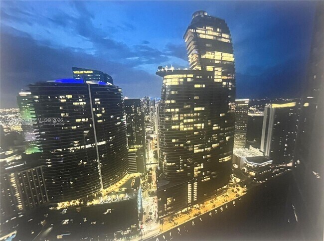 Building Photo - 475 Brickell Ave