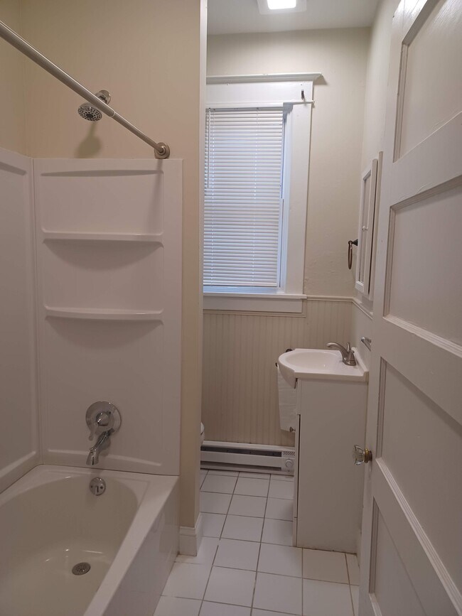 Building Photo - 101 W Whitlock Ave