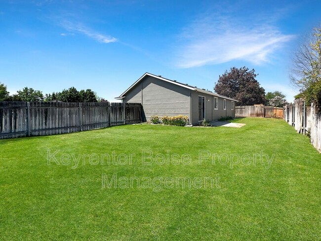 Building Photo - 1350 W Yost Ct