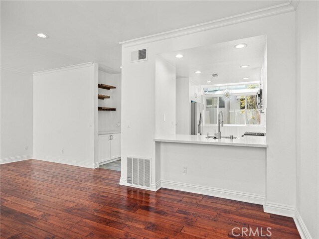 Building Photo - 501 Herondo St