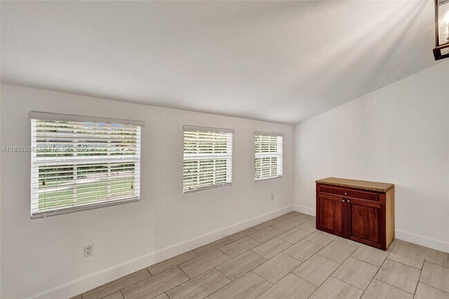 Building Photo - 4718 NW 15th Ave