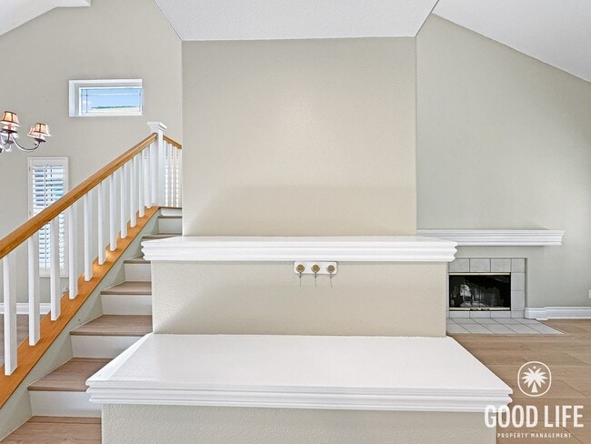 Building Photo - Beautiful 3-Bed Home w/ Vaulted Ceilings, Stainless Appliances, Private Backyard & 2-Car Garage