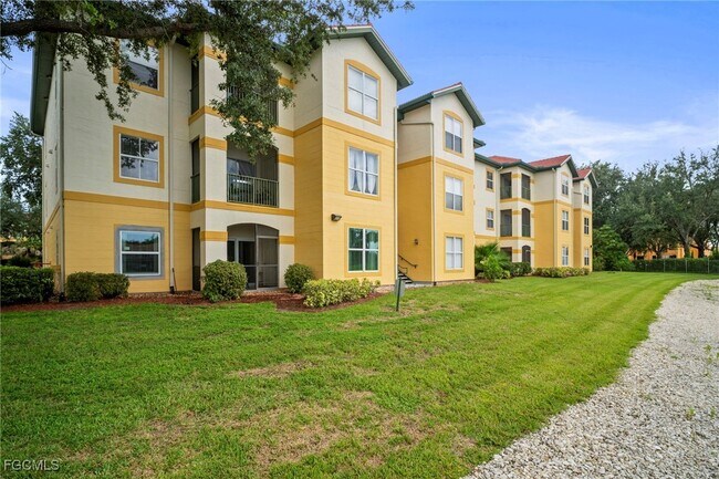 Building Photo - 11550 Villa Grand