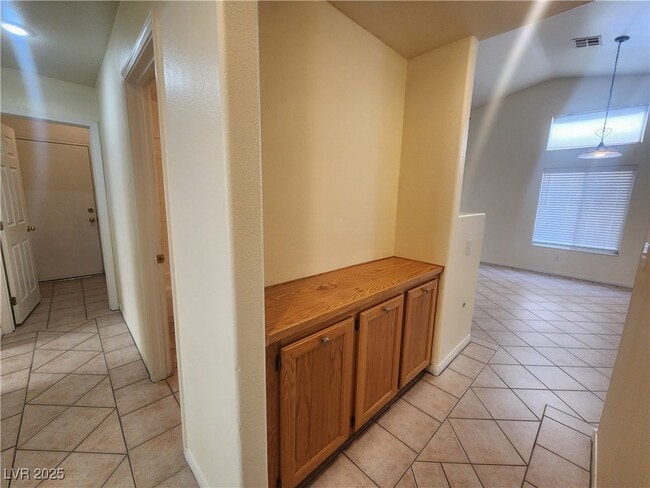 Building Photo - 1405 Iron Springs Dr