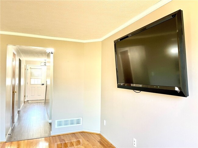 Building Photo - 742 Levelle Ct