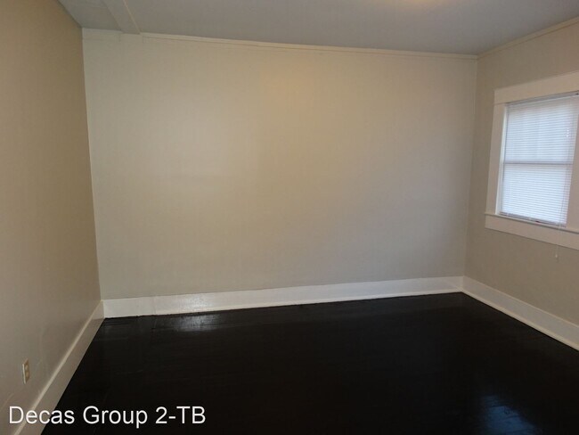 Building Photo - 3 br, 1.5 bath House - 650 Maple St